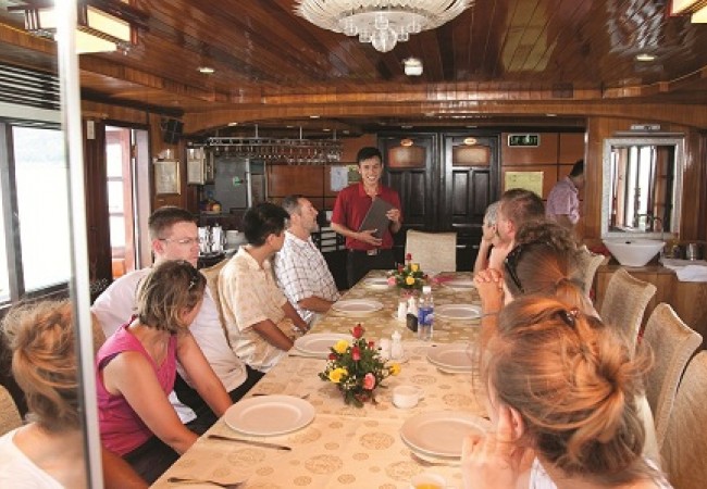 Paragon Sancy Cruise dining room